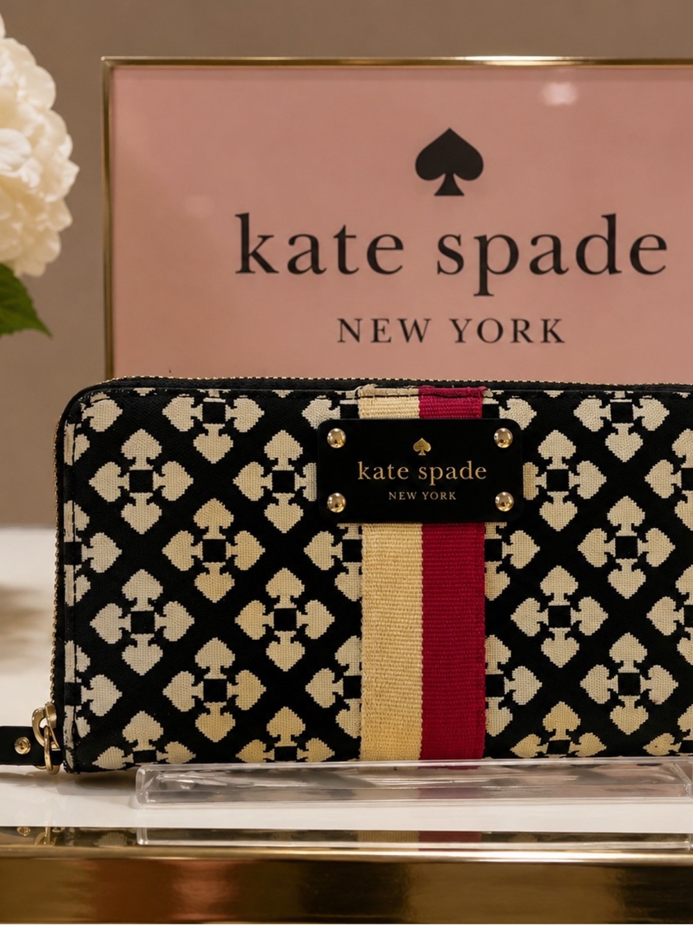 kate spade New York classic Neda wallet with wristlet